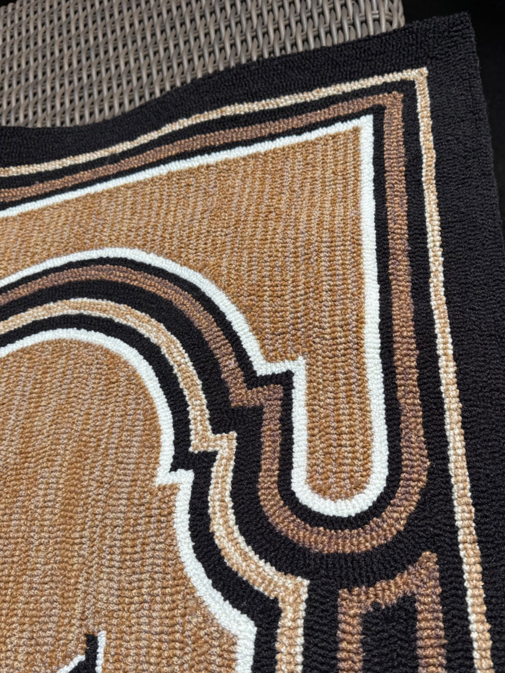 Frontgate Monogrammed 'A' Indoor/Outdoor Rug - Picture 5 of 15